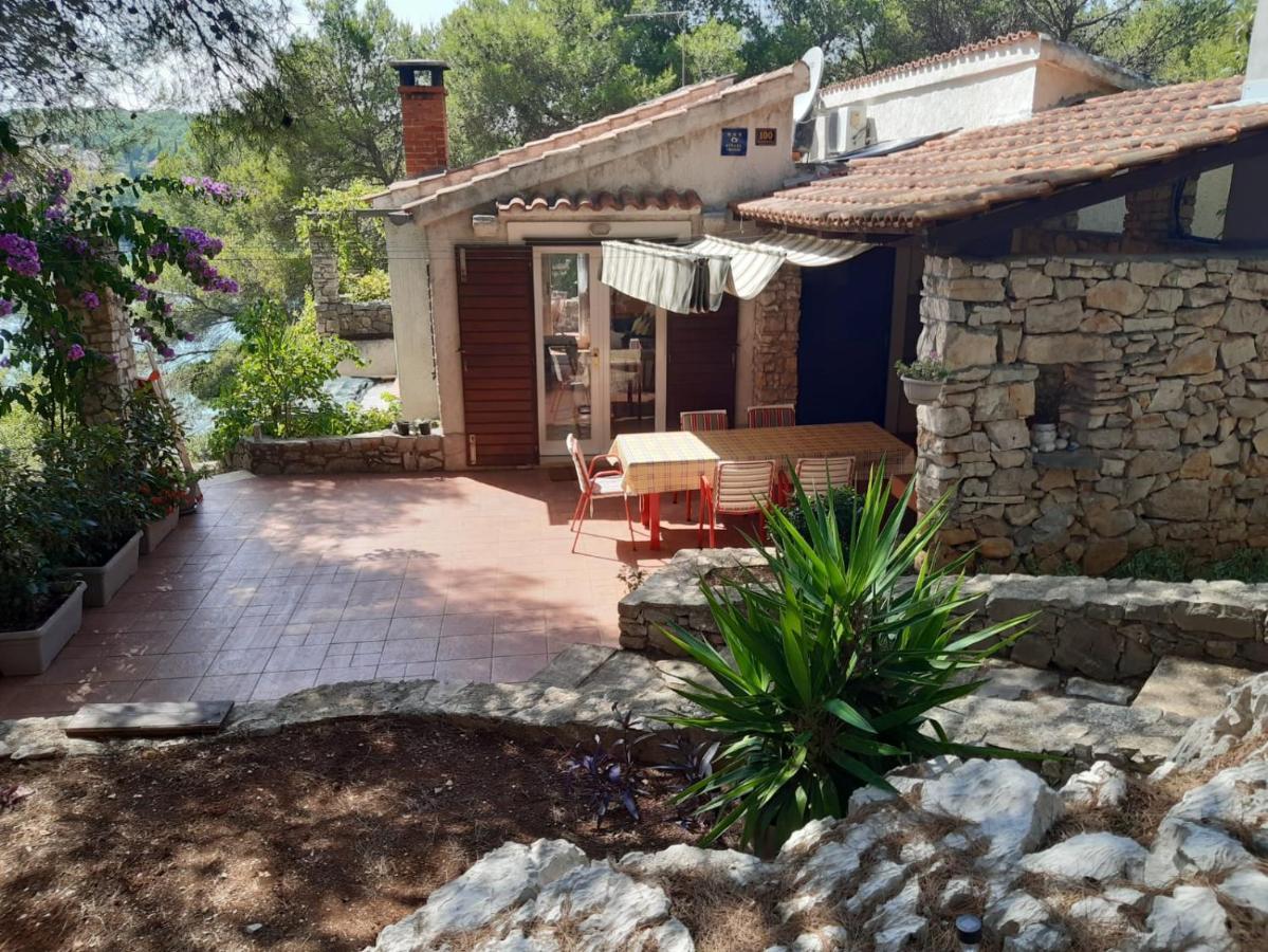 Juka House Villa Milna  Exterior photo